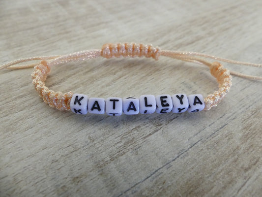 Bracelet Macramé Personnalisé Enfant – Cubes Lettres Prénom