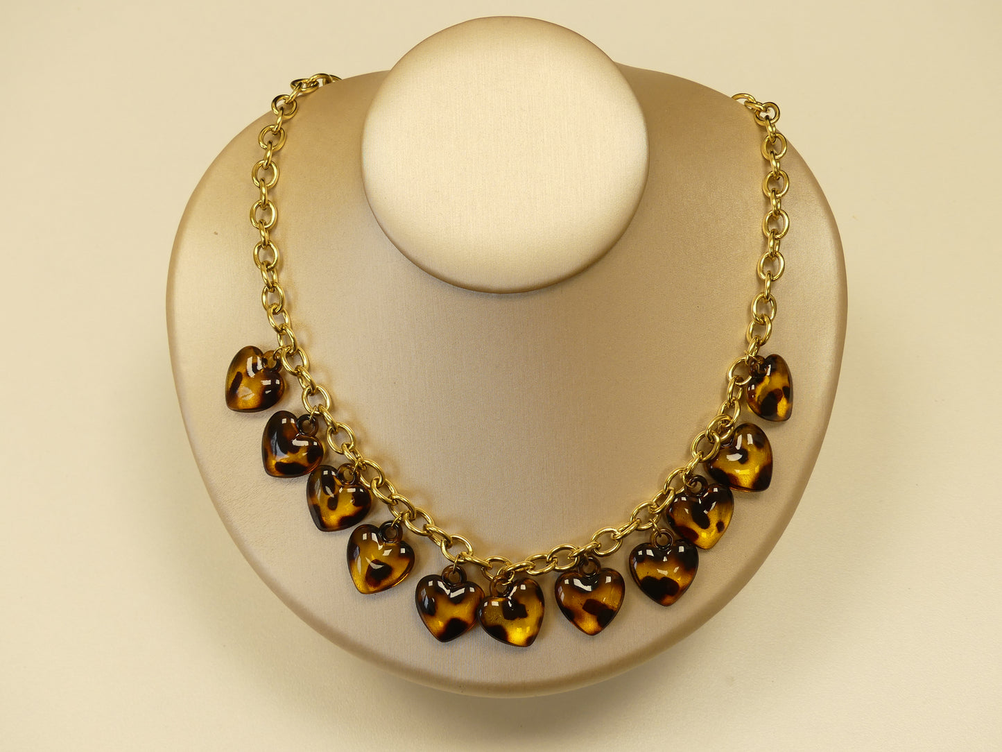 Collier Cœurs Effet Écaille en Acier Inoxydable Doré