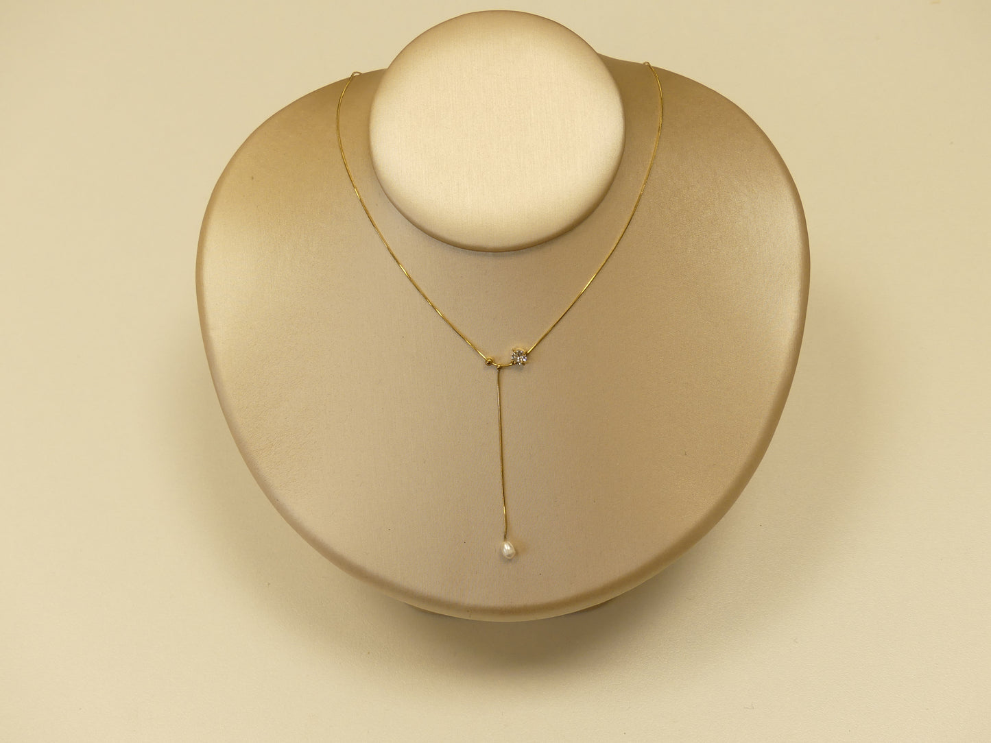 collier Y acier inoxydable, strass et perle d'eau douce