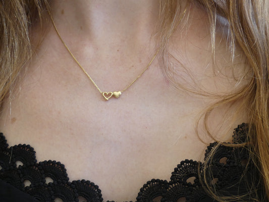 Collier femme fine maille gourmette et deux cœurs – acier inoxydable doré