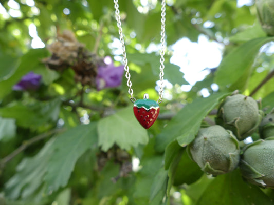 collier fraise enfant