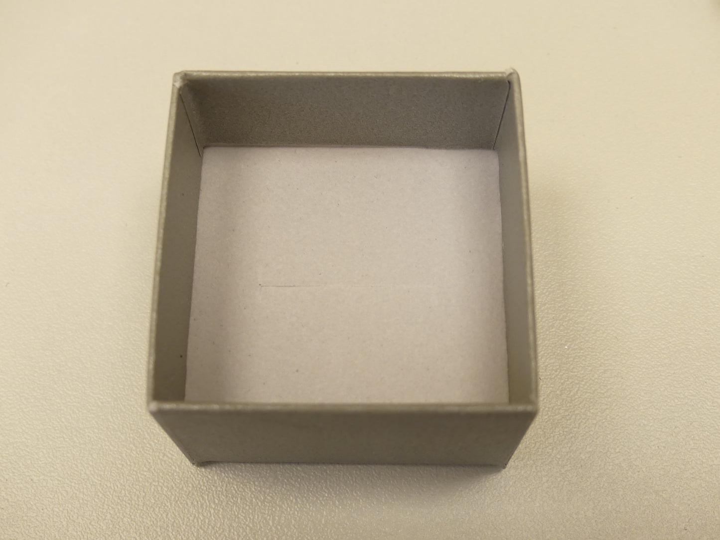 écrin pour bague ou boucles d'oreilles