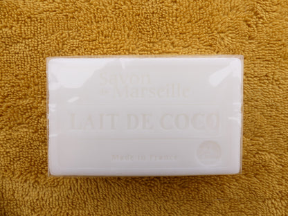 Savon parfumé lait de coco 100g. savon artisanal made in france