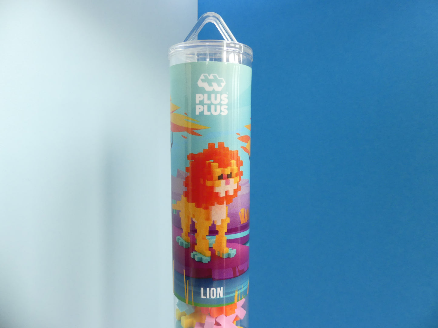 Tube lion puzzle 3d 100 pièces Plus Plus