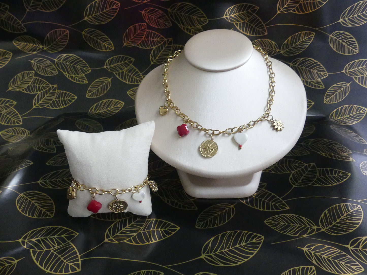 Parure bracelet et collier acier inoxydable charms médaillon, étoile et coeur
