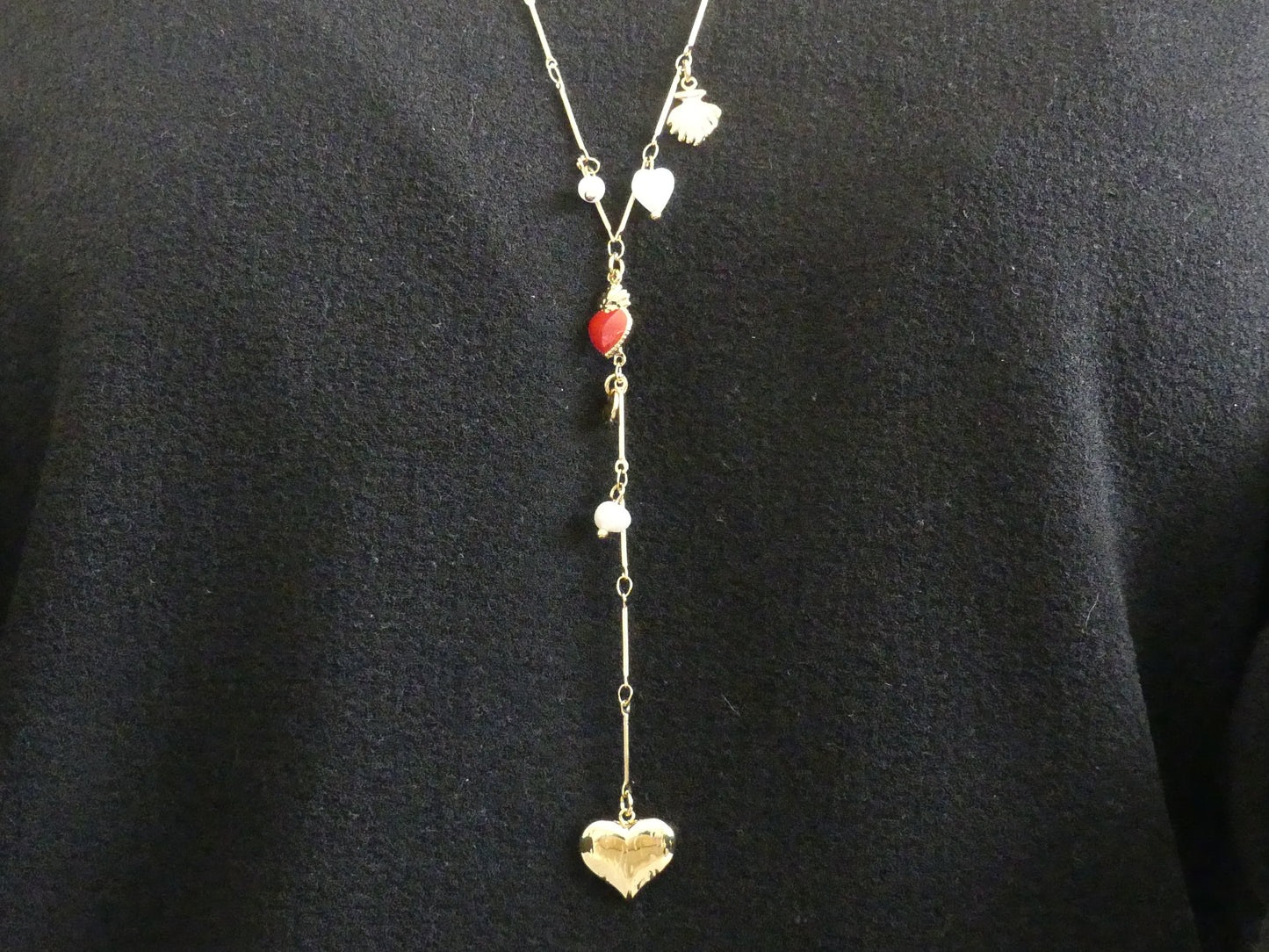 Collier en Y - pampilles coeurs, nacre et perles d'eau douce