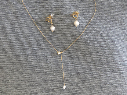 ensemble collier et boucles d'oreilles perle d'eau douce