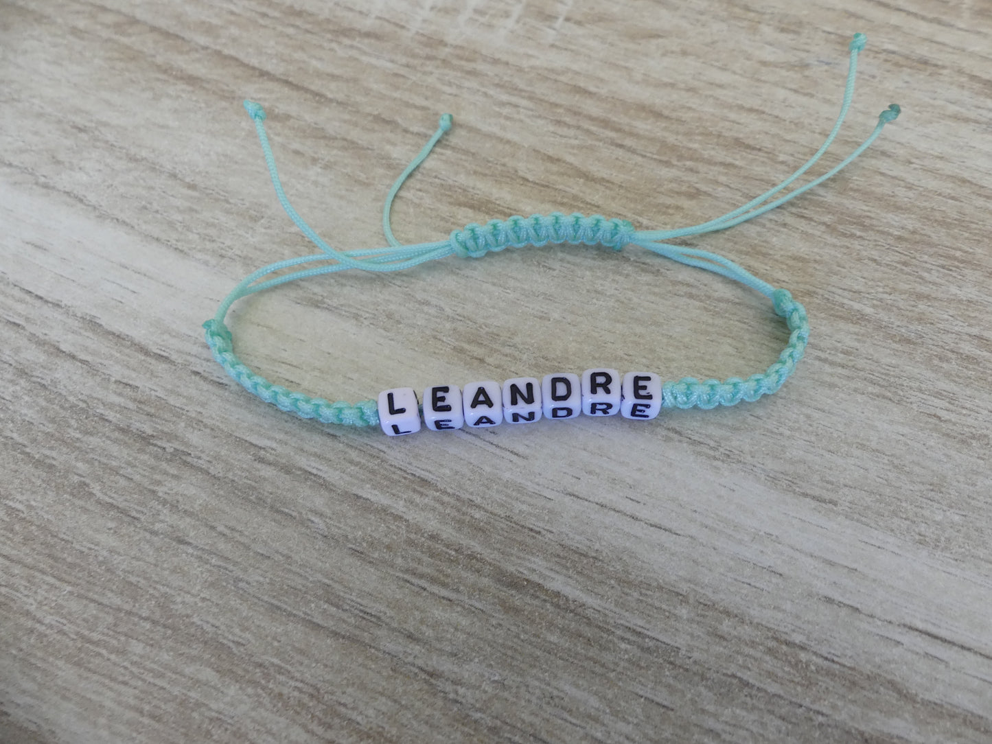 Bracelet Macramé Personnalisé Enfant – Cubes Lettres Prénom