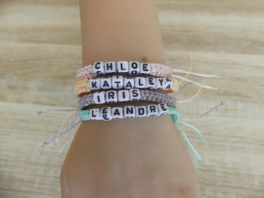 Bracelet Macramé Personnalisé Enfant – Cubes Lettres Prénom