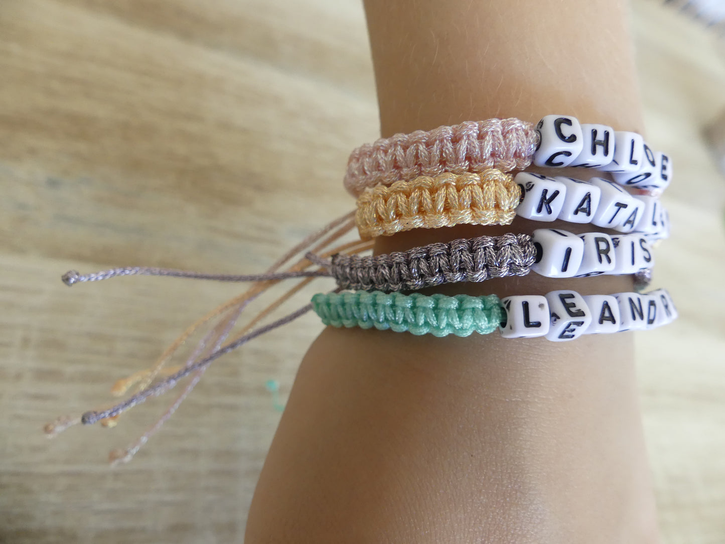 Bracelet Macramé Personnalisé Enfant – Cubes Lettres Prénom