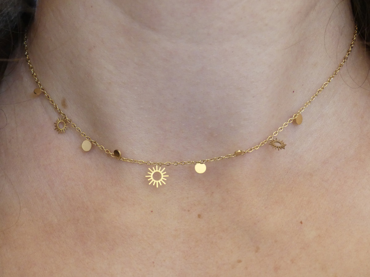 Collier femme pampilles rondes et soleil ajouré – acier inoxydable doré