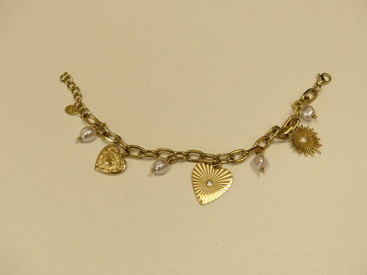 Bracelet - maillons ovales, breloques coeurs, perles de résine blanche