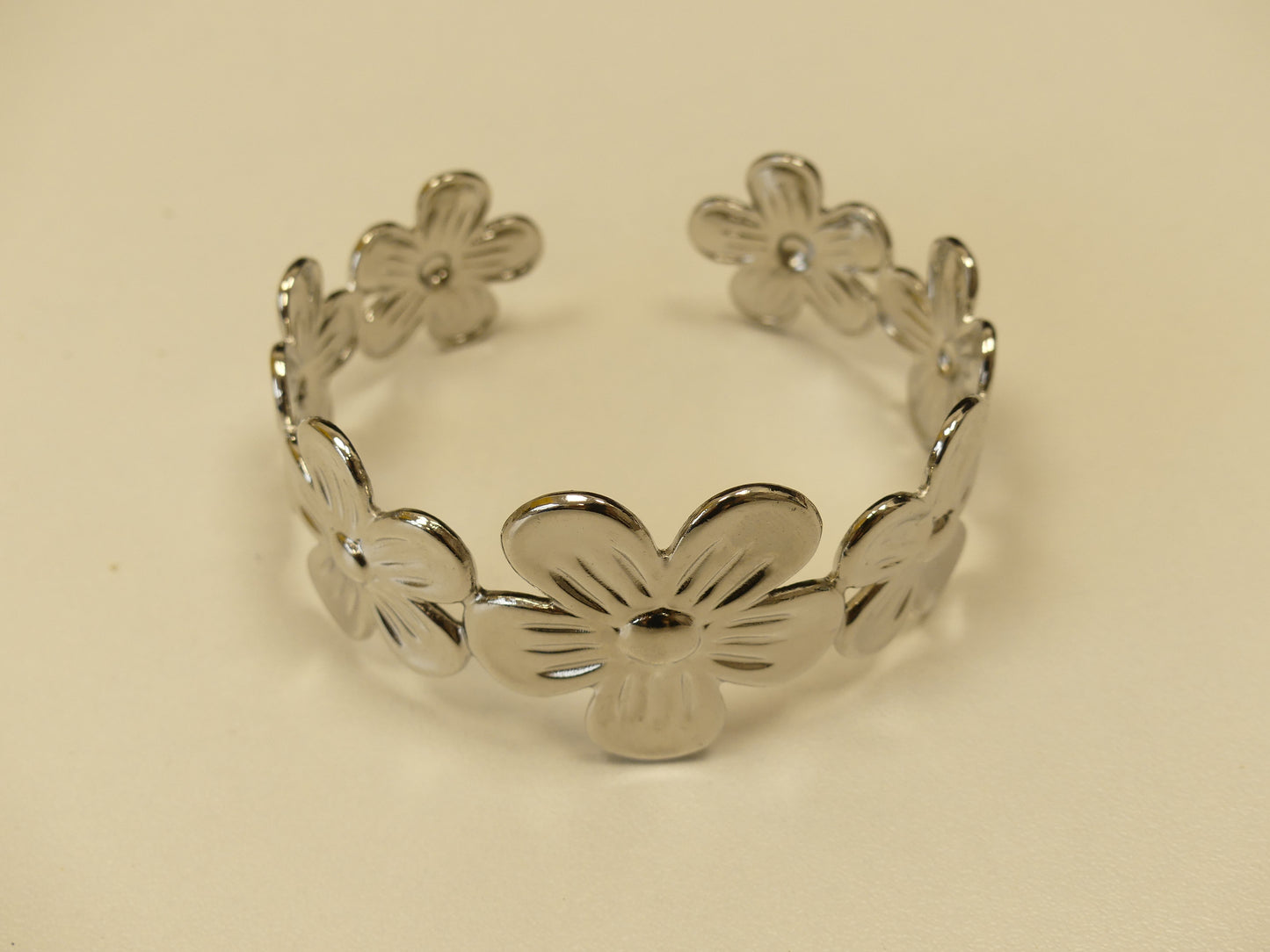 Bracelet Jonc Ajustable Fleur en Acier Inoxydable