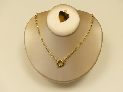 collier avec fermoir bouée et coeur en acétate motif léopard, le coeur est amovible.