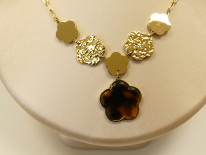 Collier Doré Fleur en Résine & Pastilles Martelées – Acier Inoxydable