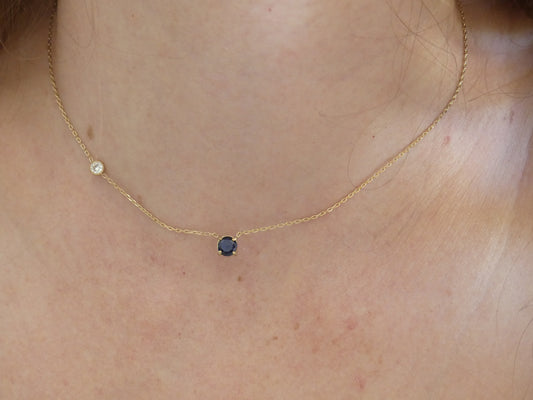 Collier femme cristal rond bleu marine – acier inoxydable doré