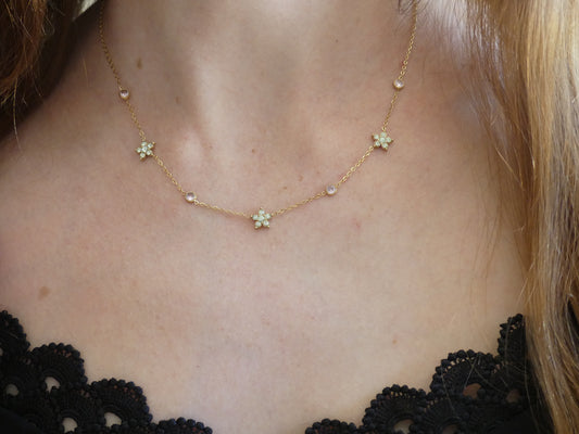 Collier femme trois fleurs zirconium rose – acier inoxydable doré