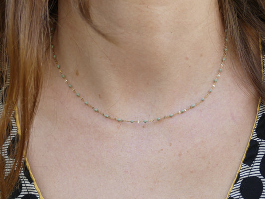 Collier maille émaillée femme – Grain de café plat, acier inoxydable doré sauge