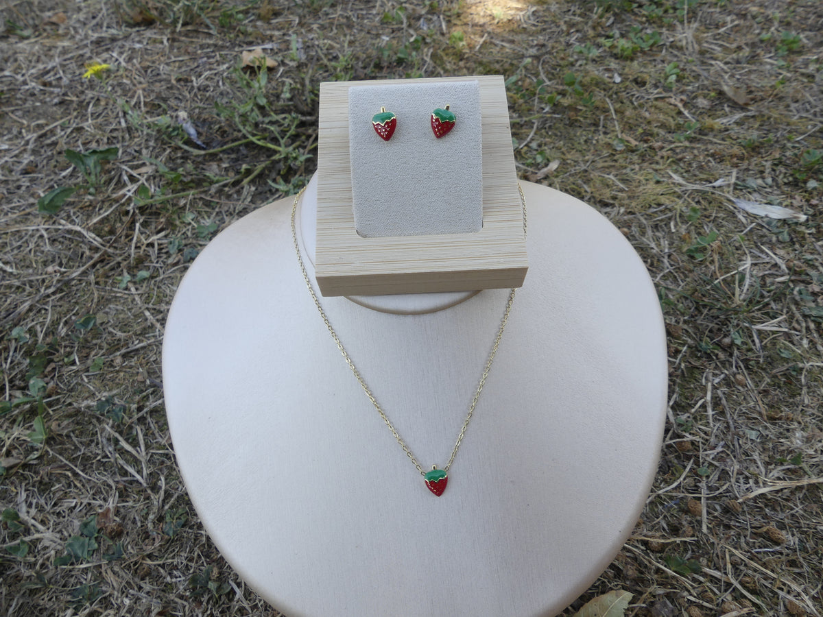boucle d'oreilles fraise plus collier