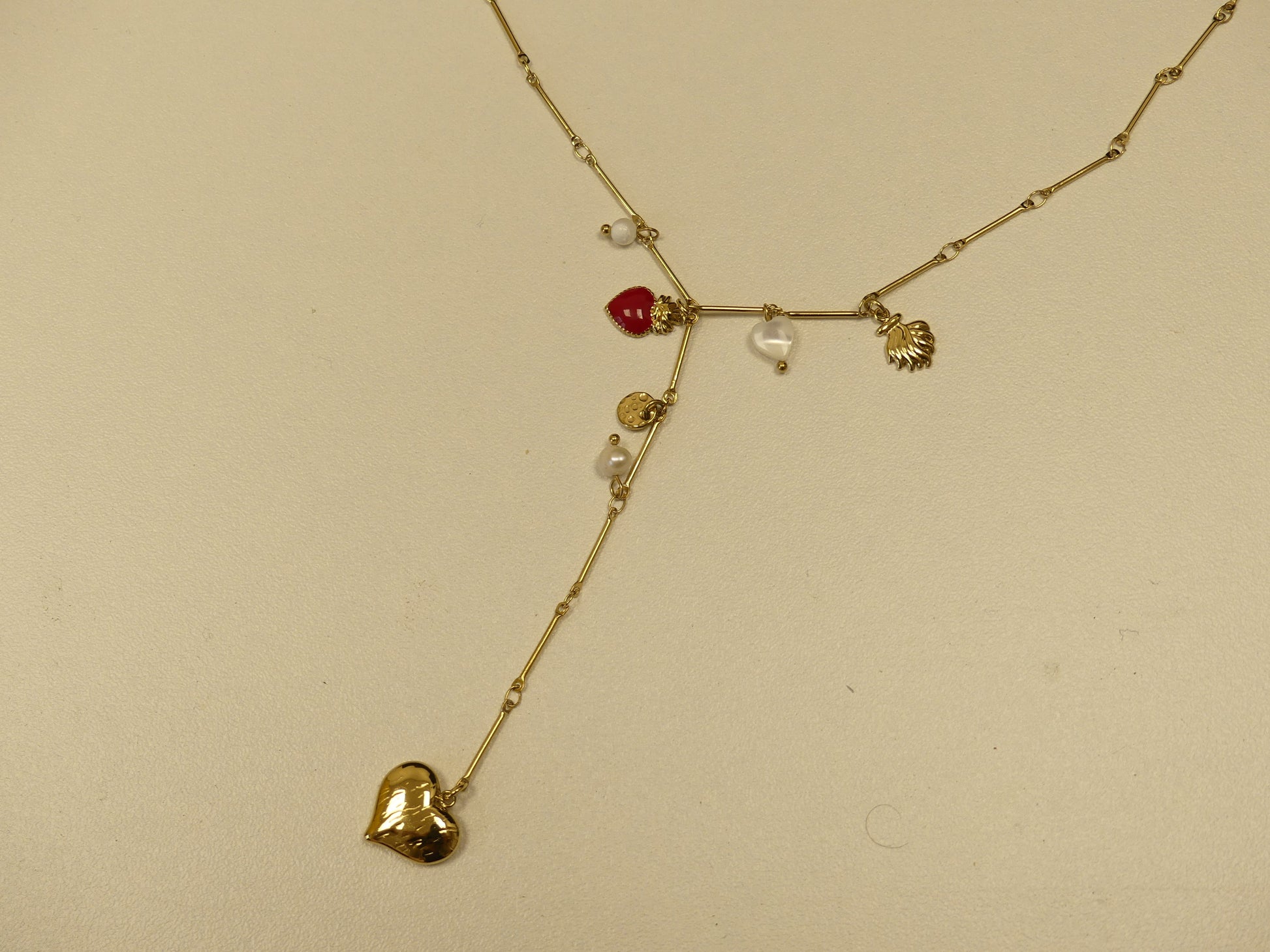 Collier en Y - pampilles coeurs, nacre et perles d'eau douce