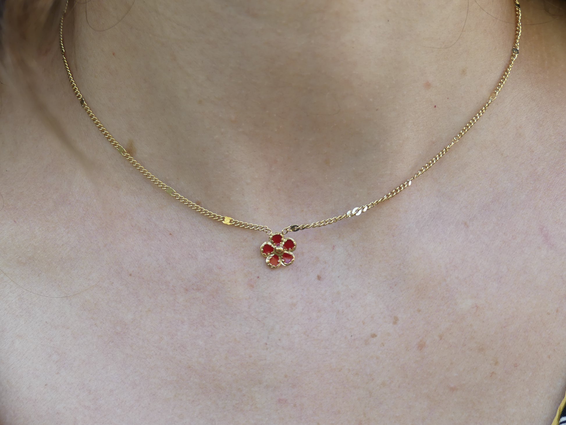 collier pendentif fleur