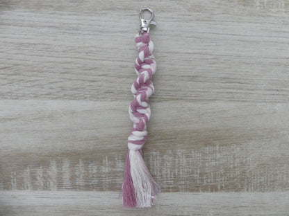 Porte-clé en macramé fait main – Torsadé et pompon – coton Oeko-Tex classe 1