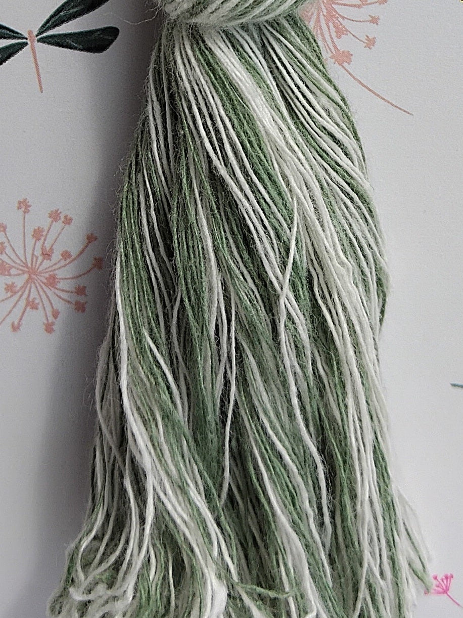 Porte-clé en macramé fait main – Nœuds droits et pompon – coton Oeko-Tex classe 1