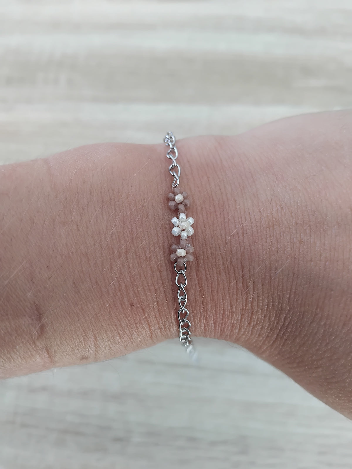 Bracelet enfant trois fleurs perles Miyuki – acier inoxydable argenté